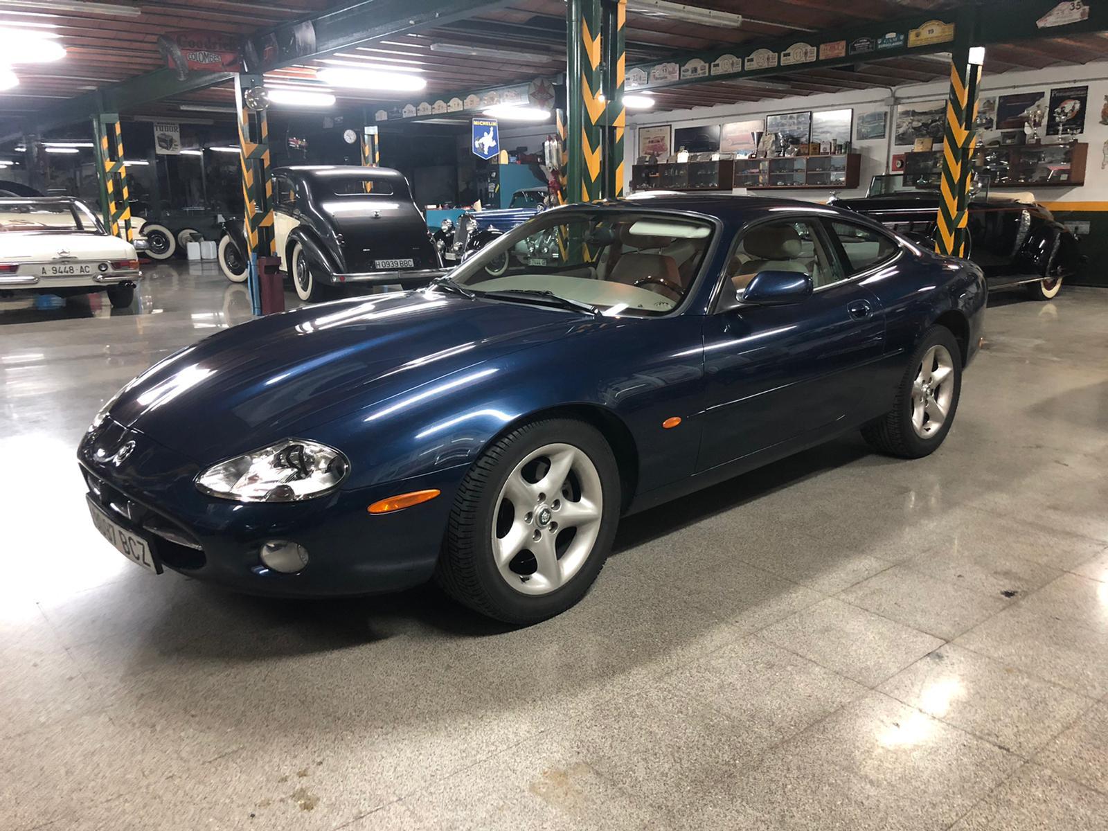 Jaguar XK8